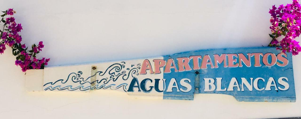 Apartamentos Aguas Blancas Santa Eulària des Riu Extérieur photo